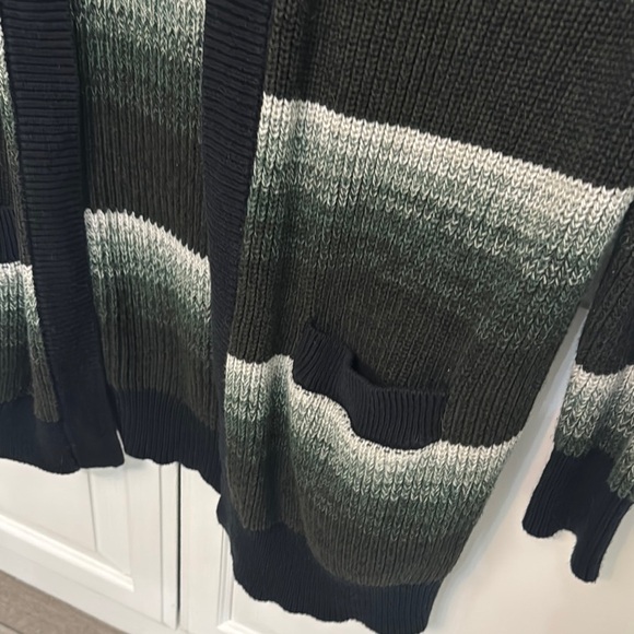 GAP cardigan sweater. Long, pockets, size medium. - Picture 3 of 6